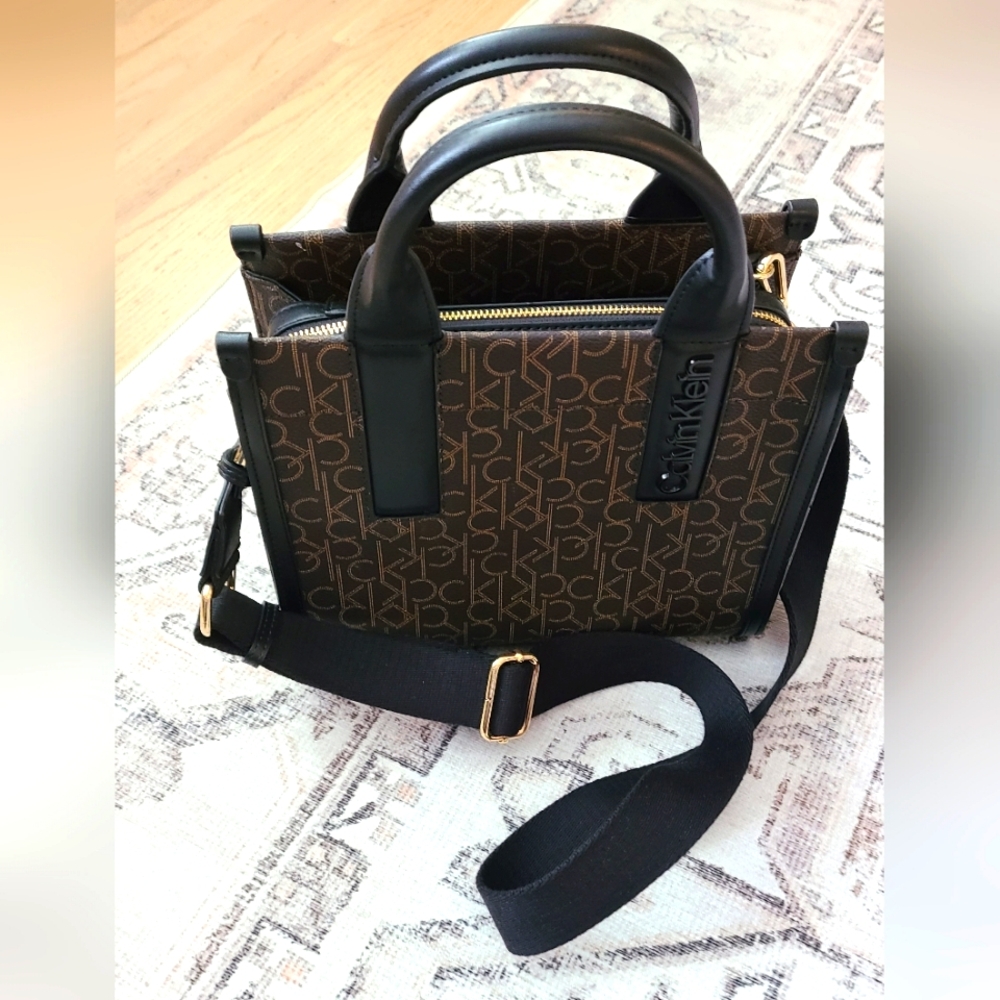 Calvin Klein Signature Nyra Satchel